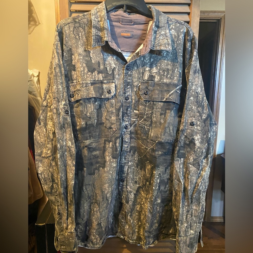 Magellan camo set jeans and shirt XL LIKE NEW